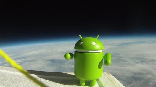 Une navette Android dans l'espace ! Une navette Android dans l'espace !