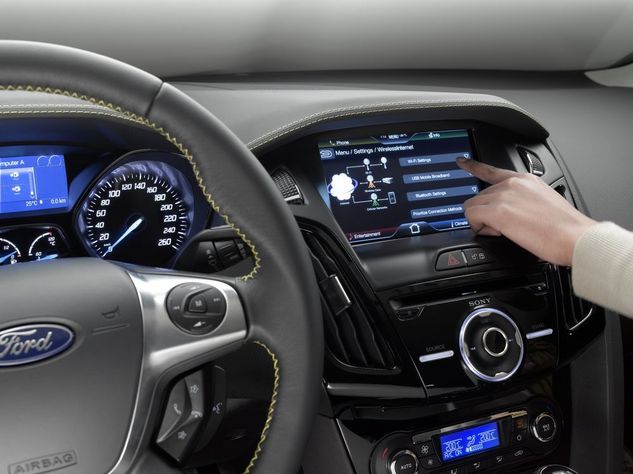 CeBIT 2011 - Ford et sa nouvelle technologie SYNC CeBIT 2011 - Ford et sa nouvelle technologie SYNC