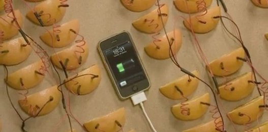 Il faut 2380 tranches d'Orange pour recharger un iPhone