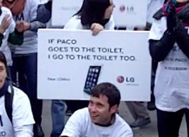 Si Paco va aux toilettes, LG y va aussi