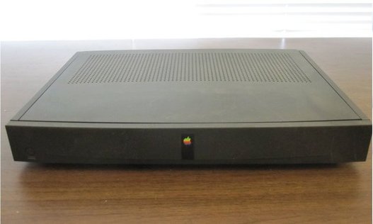 Avis aux collectionneurs Apple - Un prototype Apple TV de 1995 sur eBay