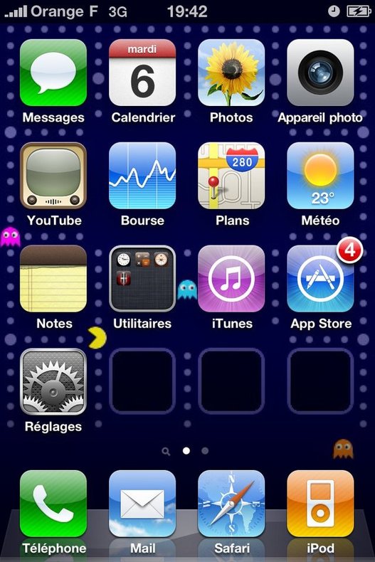 Pac-Man en fond d'écran sur l'iPhone iOS4 - j'adore :)
