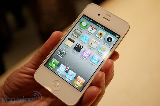iPhone 4 Blanc - Le délai est une nouvelle fois repoussé