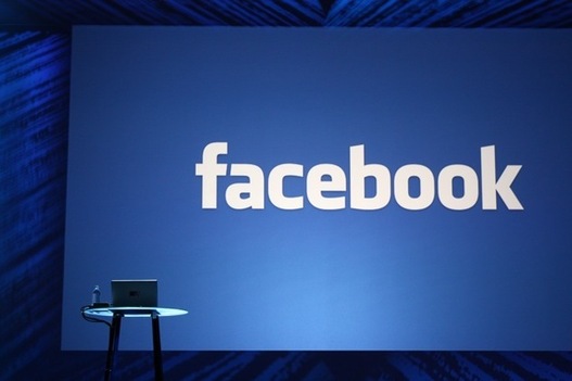 Facebook autorise ses développeurs à collecter des coordonnées personnelles