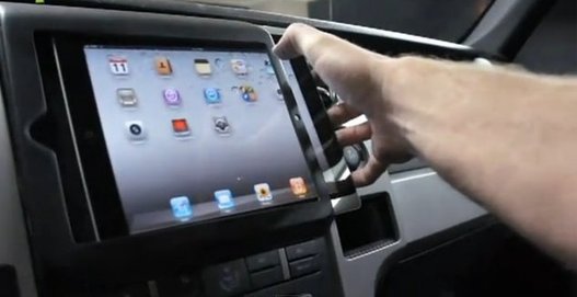 Installer l'iPad 2 dans votre voiture