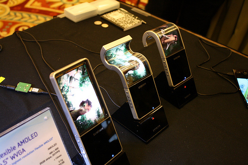 Les écrans flexibles et incassables de Samsung pour 2012