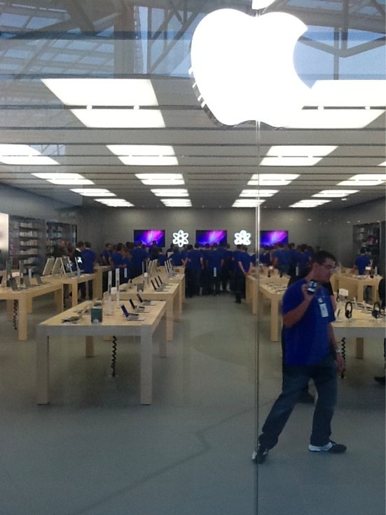L'Apple Store de Carré Sénart a ouvert ses portes... (vidéo)