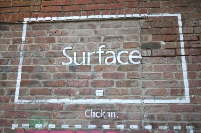 Street Art - La Microsoft Surface envahit NewYork