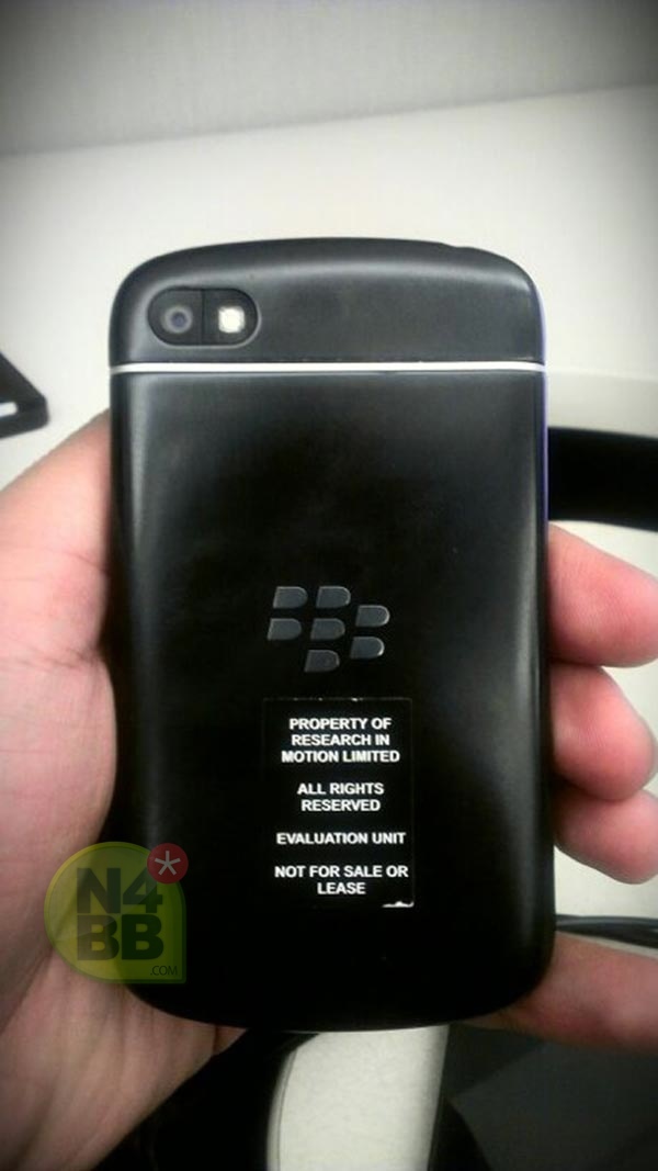 Blackberry Q10 - Nouvelles photos du futur mobile à clavier